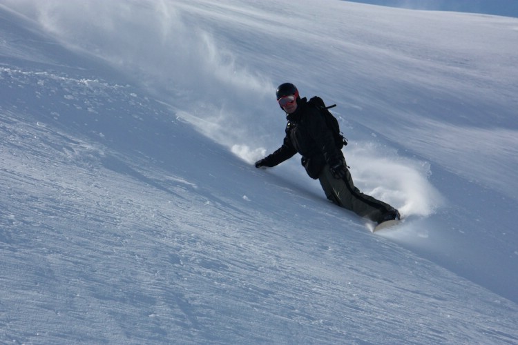 Finnish Freeride Team Heliski Riksgränsen 18 april 2009. Foto: Carl Lundberg