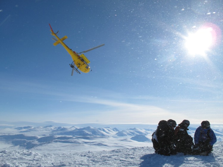 Heli landing Gorsacohkka, 31 Mars 2010 Foto: Lisa Auer